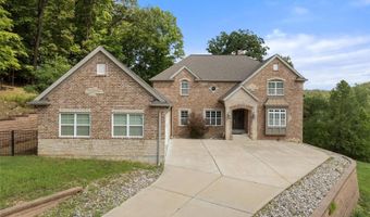 601 Forest Circle Trail Rd, Ballwin, MO 63021