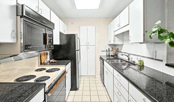 28402 Plantation Dr NE, Atlanta, GA 30324