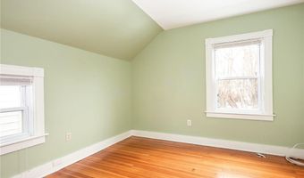 5 Cummings Rd, Newport, RI 02840