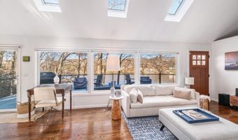 361 E Lakeshore Dr, Alloway, NJ 07422