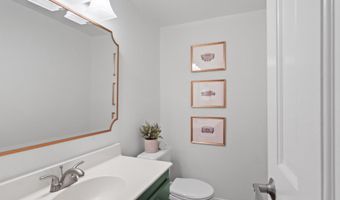 811 GIBBON St, Alexandria, VA 22314