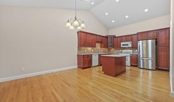11 Village Ct 11, Colchester, CT 06415