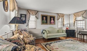 11 Cross St, Newport, RI 02840