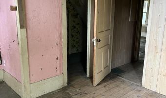 102 Allett St, Allegan, MI 49010