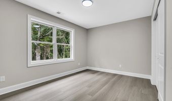 70 Seurat St, Barnegat, NJ 08005
