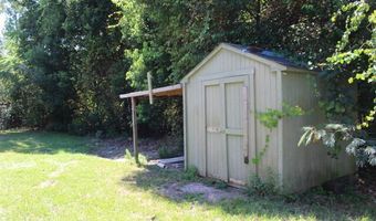 188 Compass Lake Dr, Alford, FL 32420