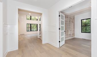 29549 N Hilltop Rd, Orange, OH 44022