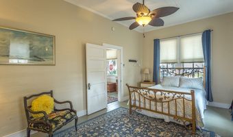 19 Leslie St, Apalachicola, FL 32320