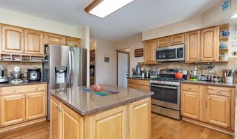 420 Fairway View Dr, Algonquin, IL 60102
