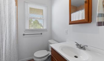 160 Canterbury St, Adrian, MI 49221