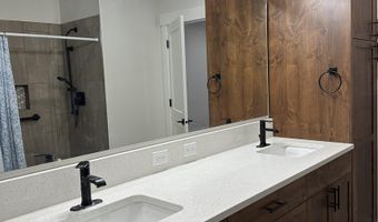 5760 NORTHSIDE Xing Unit D, Chubbuck, ID 83202