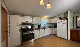 60 Flamingo Ave, Amherst, OH 44001