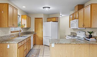 20794 WALNUT St NE, Aurora, OR 97002