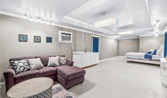 221 Deer Meadows Dr, Alice, TX 78332