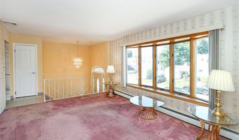 49 Lee Ave, Albertson, NY 11507