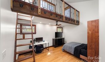 15 Deaver Dr, Asheville, NC 28806