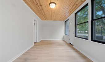 527 Harrison St, Anoka, MN 55303