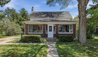 338 N Main St, Amherst, WI 54406