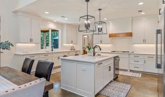 3009 Pine Hill Dr, Benton, AR 72019