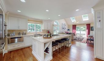 12 Lyndenwood Dr, Brookfield, CT 06804