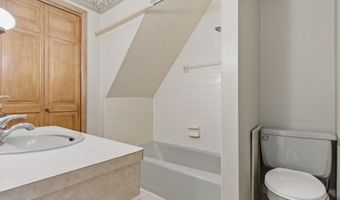 221 Franklin St, Alburtis, PA 18011