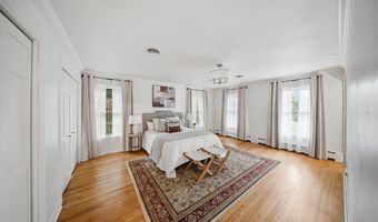 5 Beaver Pond Rd, Albany, NY 12211