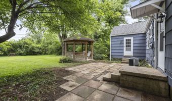 237 Maple Dr, Columbus, OH 43228