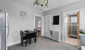 8 Franklin St 3, Newport, RI 02840