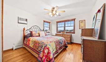 16 Gibbs Rd, Amity Harbor, NY 11701