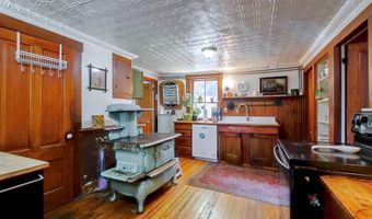 16 Francestown Rd, Bennington, NH 03442