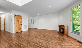 830 W Tweetsie Ln, Banner Elk, NC 28604