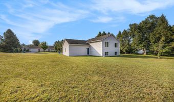 1796 River Bend Dr, Allegan, MI 49010