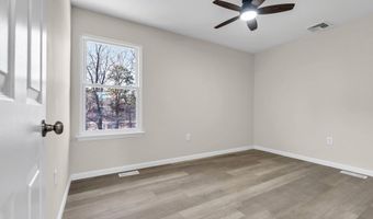 5 Buxton Ct, Barnegat, NJ 08005