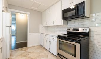 207 N MAPLE St, Bingen, WA 98605