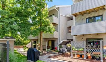 1329 Prospect Village Ln D, Ballwin, MO 63021