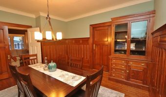 15 McKinley St, Bangor, ME 04401