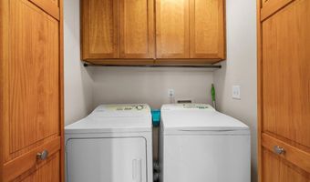 866 Blackberry Ln, Ashland, OR 97520
