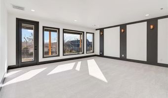 810 NW 11th St, Bentonville, AR 72712