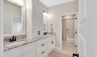1001 N Oak Trl, Weatherford, TX 76085