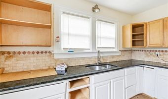 303 Narragansett St, Cranston, RI 02905