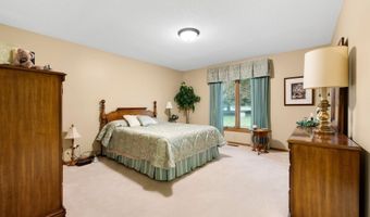 1114 Packard PL Pl, Auburn, IN 46706