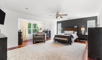 248 Church St, Belford, NJ 07718