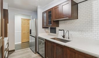 1405 E Central Rd 122C, Arlington Heights, IL 60005