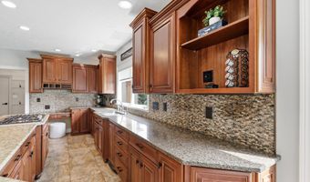 6040 White Ash Ct, Avon, IN 46123