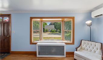 104 Knotty Oak Rd, Coventry, RI 02816