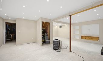 1479 Main St, Acushnet, MA 02743