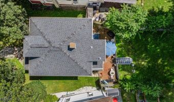 4 Park Heights Ave, Andover, NJ 07801