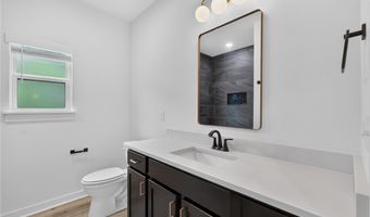 4 McGaugh Dr, Bella Vista, AR 72714