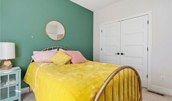 1210 Signal Lake Ct, Baldwin City, KS 66006