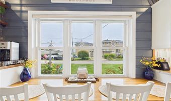 24 E Shore Rd, Narragansett, RI 02882
